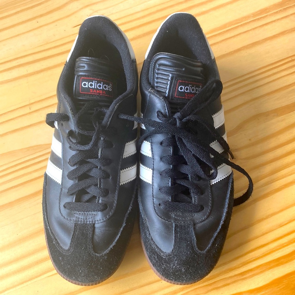 Adidas Samba Classic soccer shoes. Size 7 1/2 men’s or 9 women’s